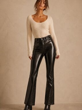 Motel Rocks NWT Black Croc Embossed Faux Leather Flare Pants Medium 28x31